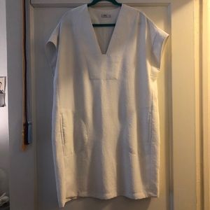 VINCE perfect condition white shift dress